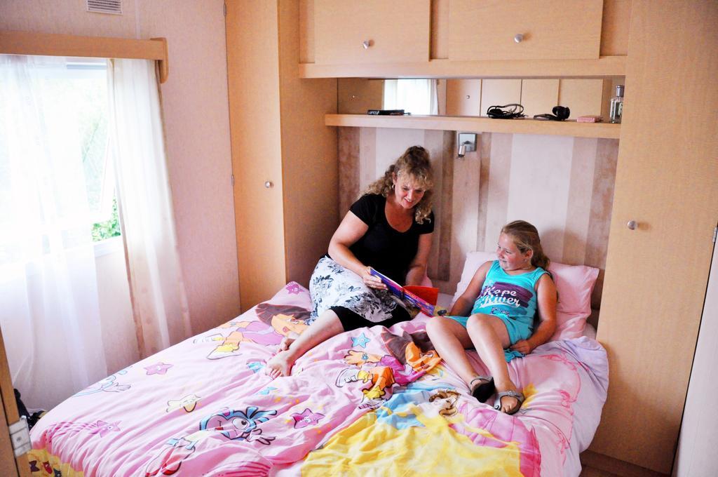 Oostappen Vakantiepark Riviera Beach Biddinghuizen Habitación foto